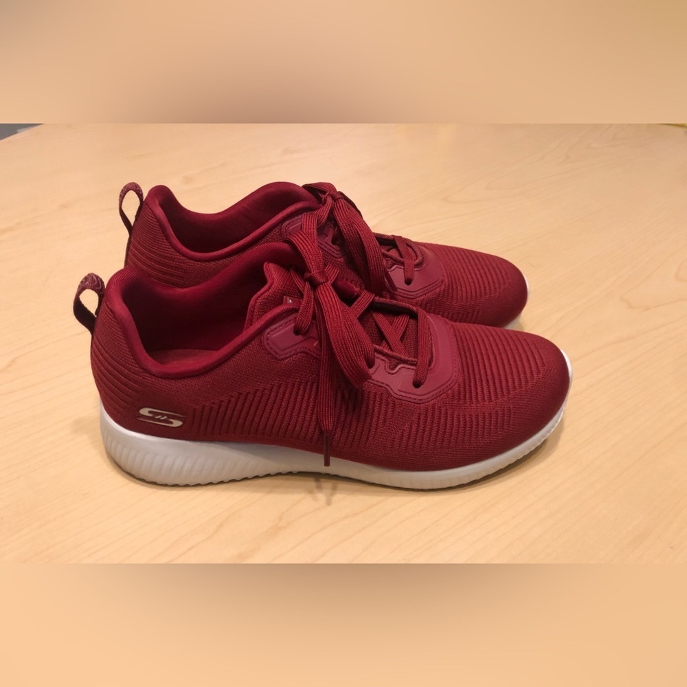 👟Women’s Size 9 Red Skechers, Memory Foam!!👟